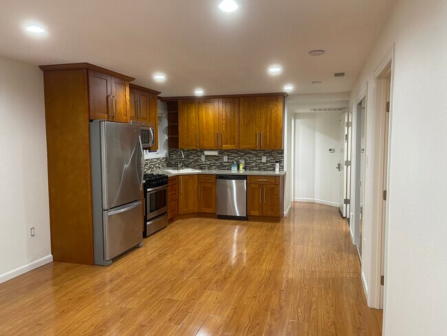 Primary Photo - 671 Hickey Blvd