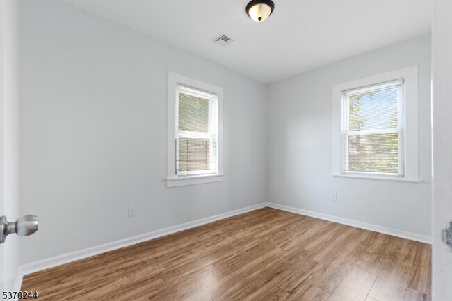 Building Photo - 357 Nesbit Terrace