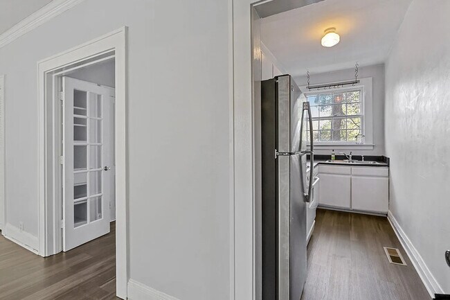 Building Photo - 21 Peachtree Memorial Dr NW