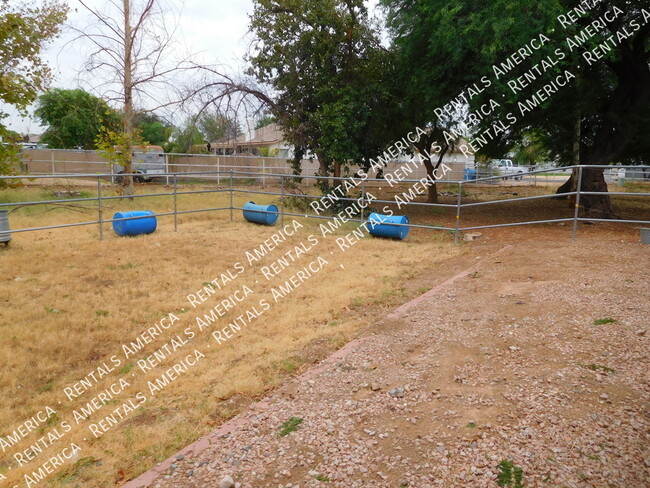 Building Photo - 5747 N 105th Ln