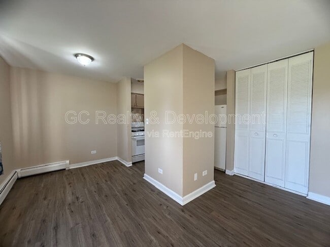 Building Photo - 808 College Blvd