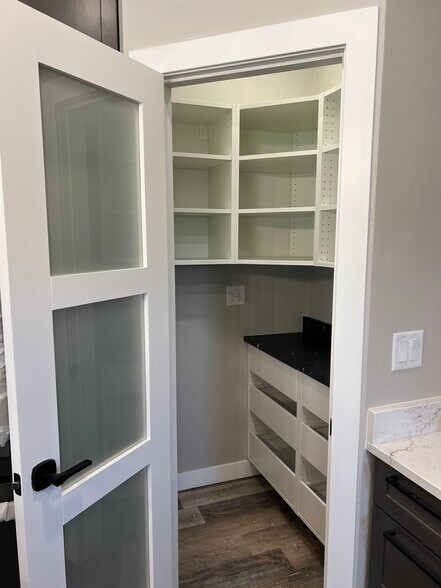 Building Photo - 3538 Veanna Blvd