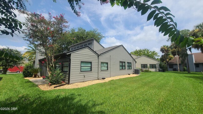 Building Photo - 176 Gull Cir N