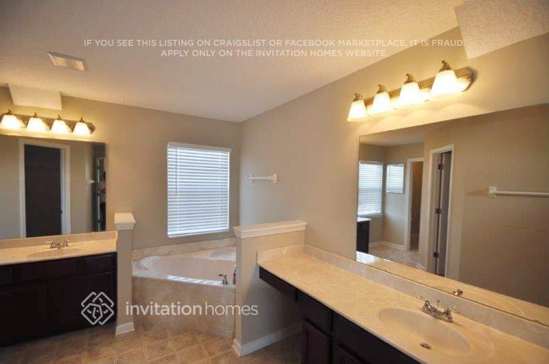 Building Photo - 2427 Woodstork Ct