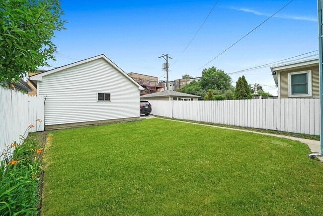 Building Photo - 4711 W Patterson Ave
