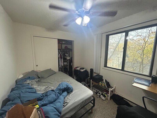 Building Photo - 134 E Johnson St