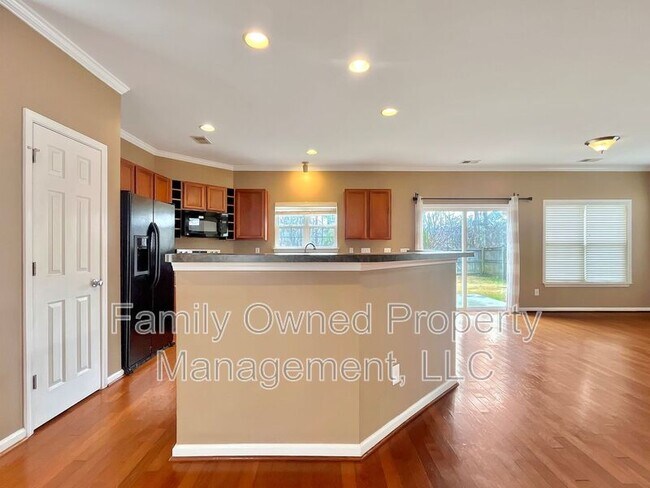 Building Photo - 320 Burton Ct