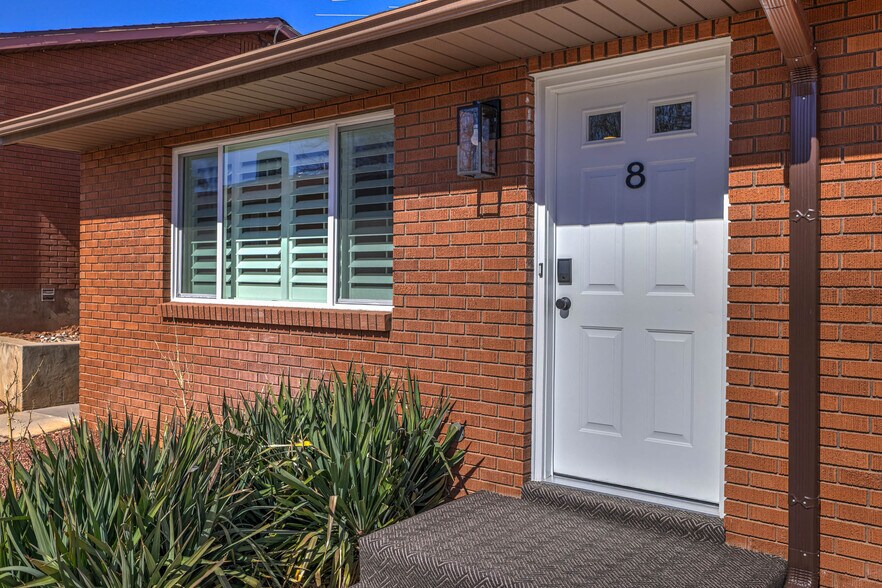 Building Photo - 660 S 400 E