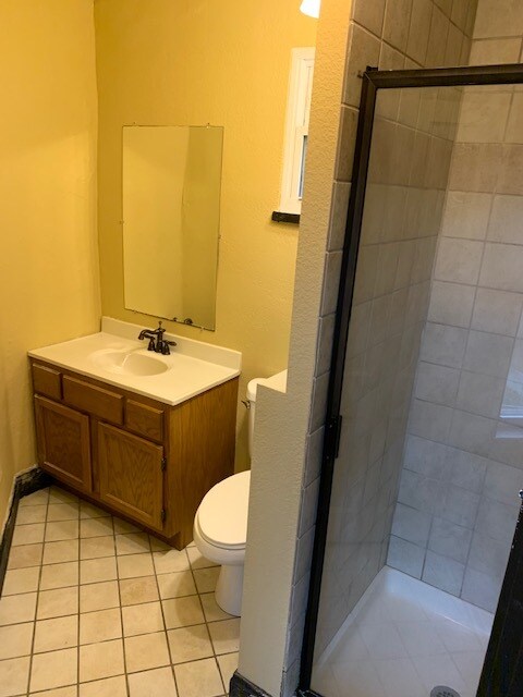 Bathroom - 2 Elk St