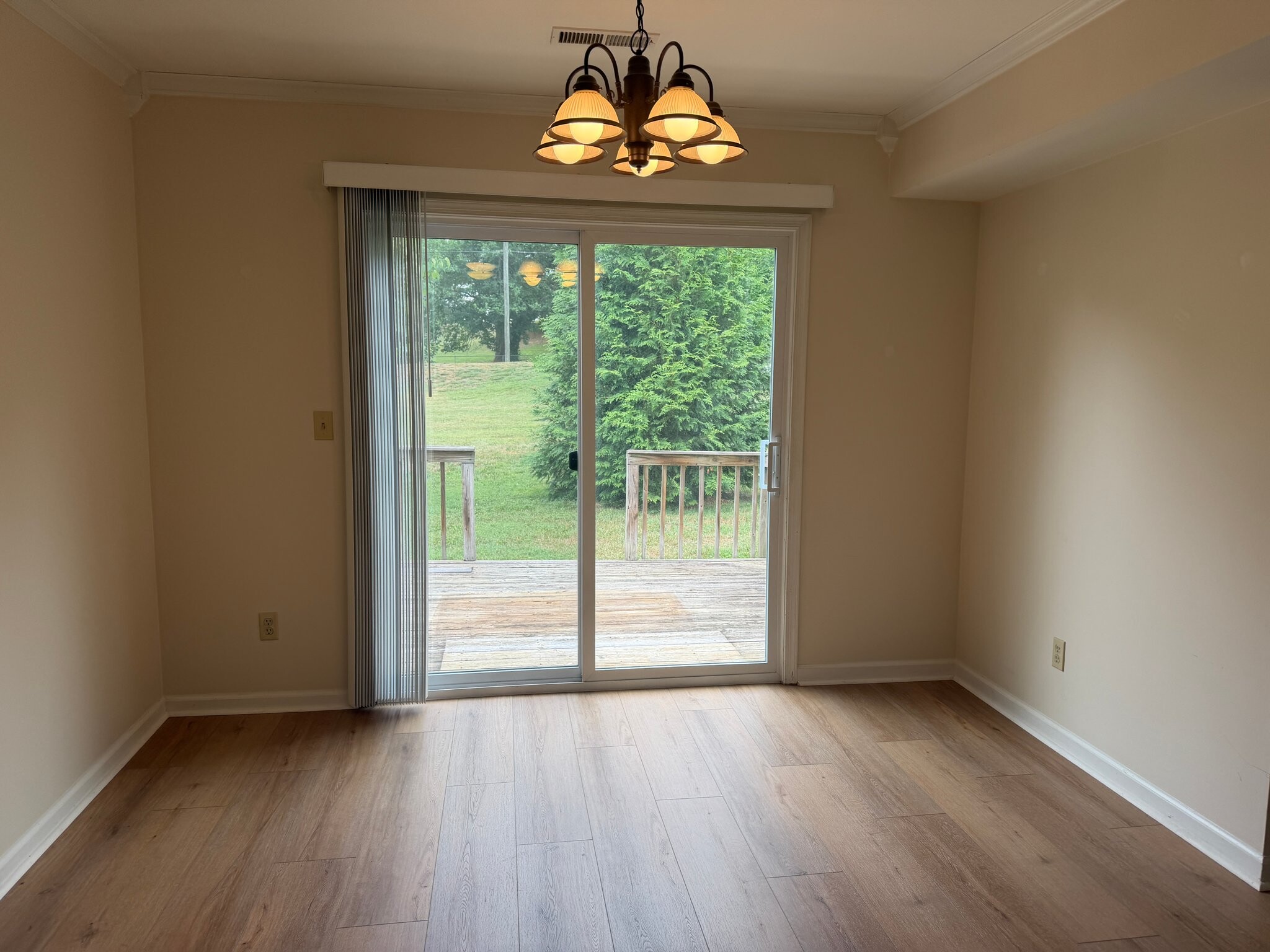 Building Photo - 142 Birdwood Ct