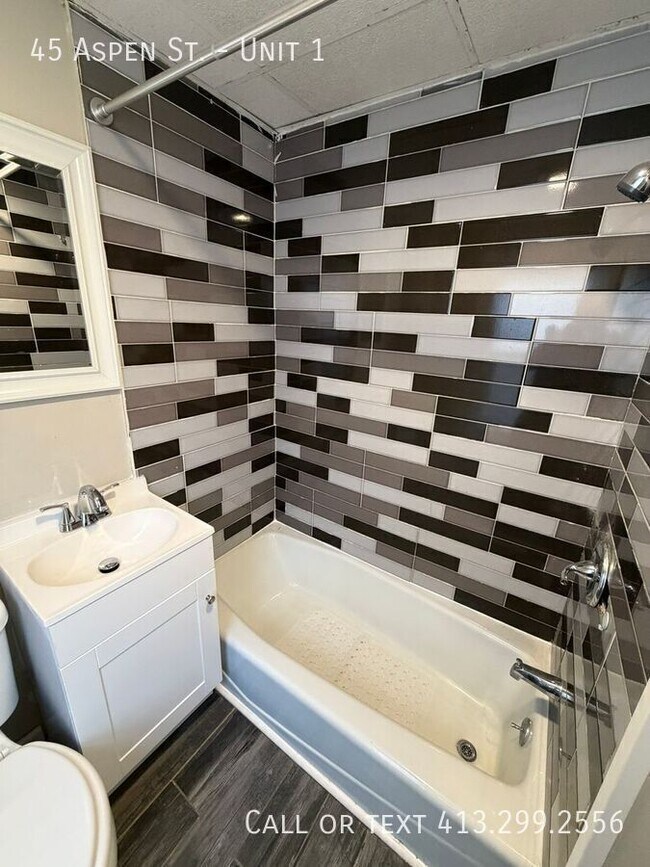 Building Photo - 45 Aspen St