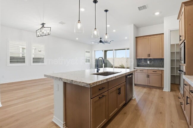 Building Photo - 15660 W Pershing St