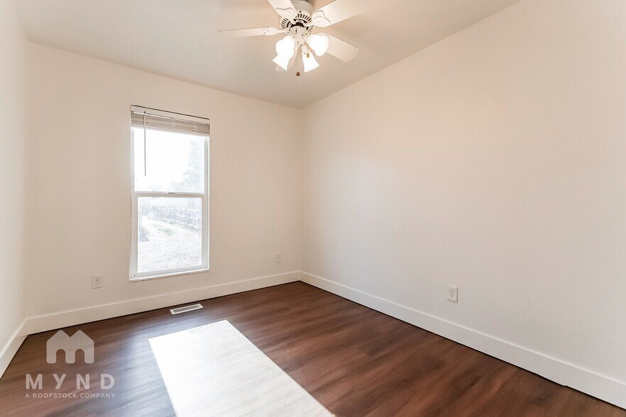 Building Photo - 821 S Patton Ct