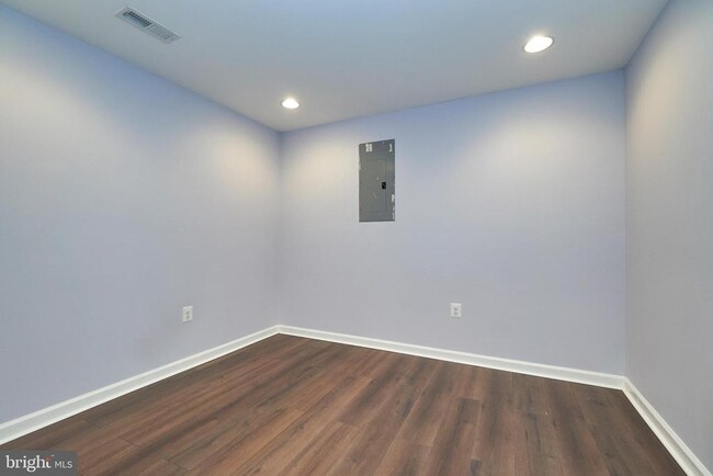 Building Photo - 44242 Frogtown Way