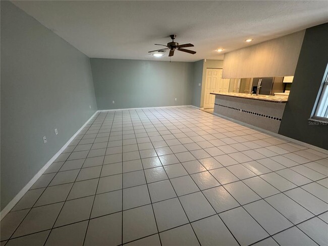 Building Photo - 1107 Hazelnut Dr