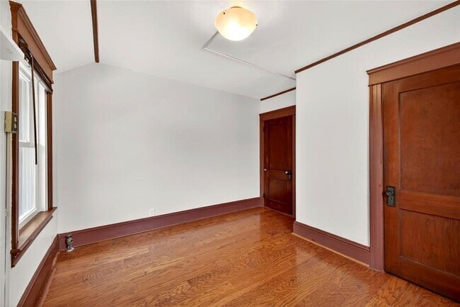 Building Photo - 36 Mt Hope Ave