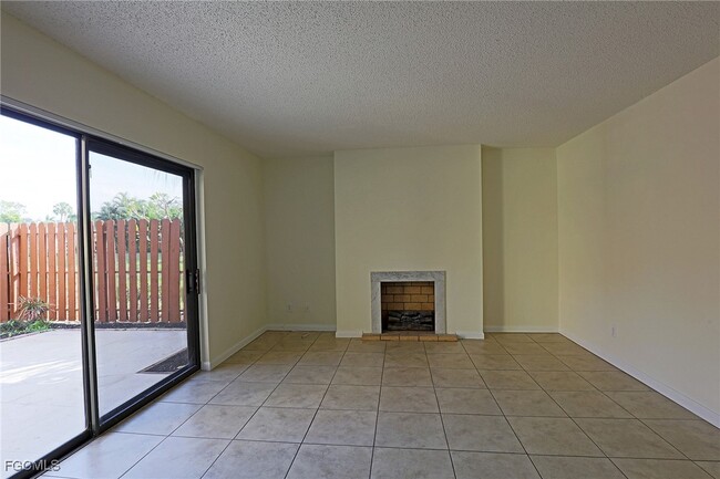 Building Photo - 1526 Park Meadows Dr