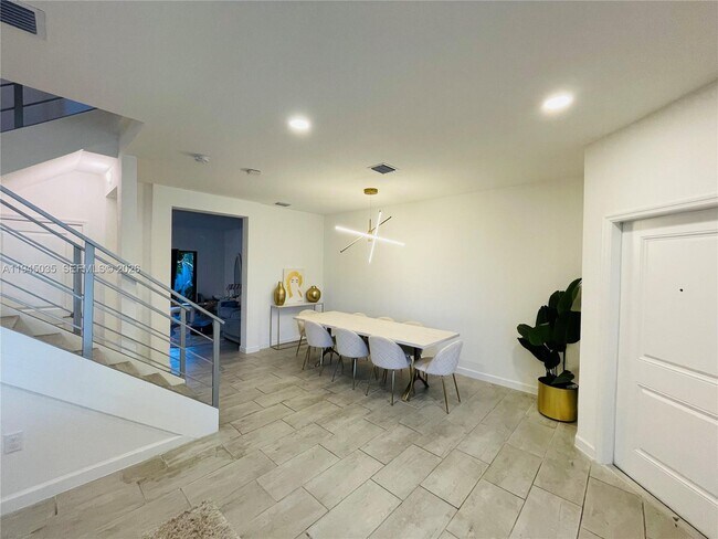 Building Photo - 764 NE 206th Terrace