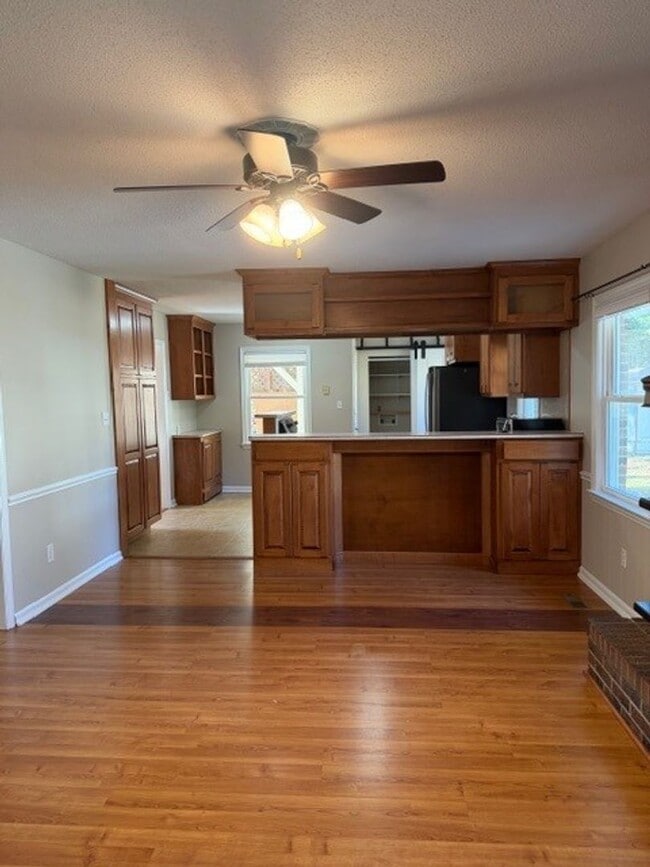 Building Photo - 3 Bedroom/2 Bathroom - Close to SJAFB, Shopping, Restaurants!