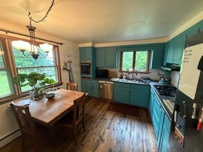 Building Photo - 518 Spencer Rd