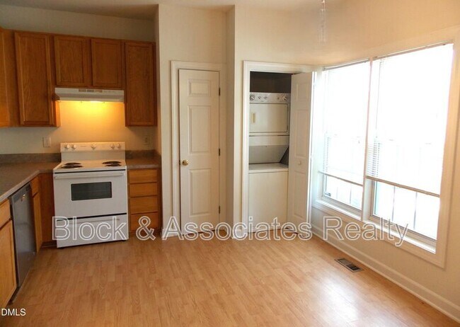 Building Photo - 2701 Sterling Park Dr