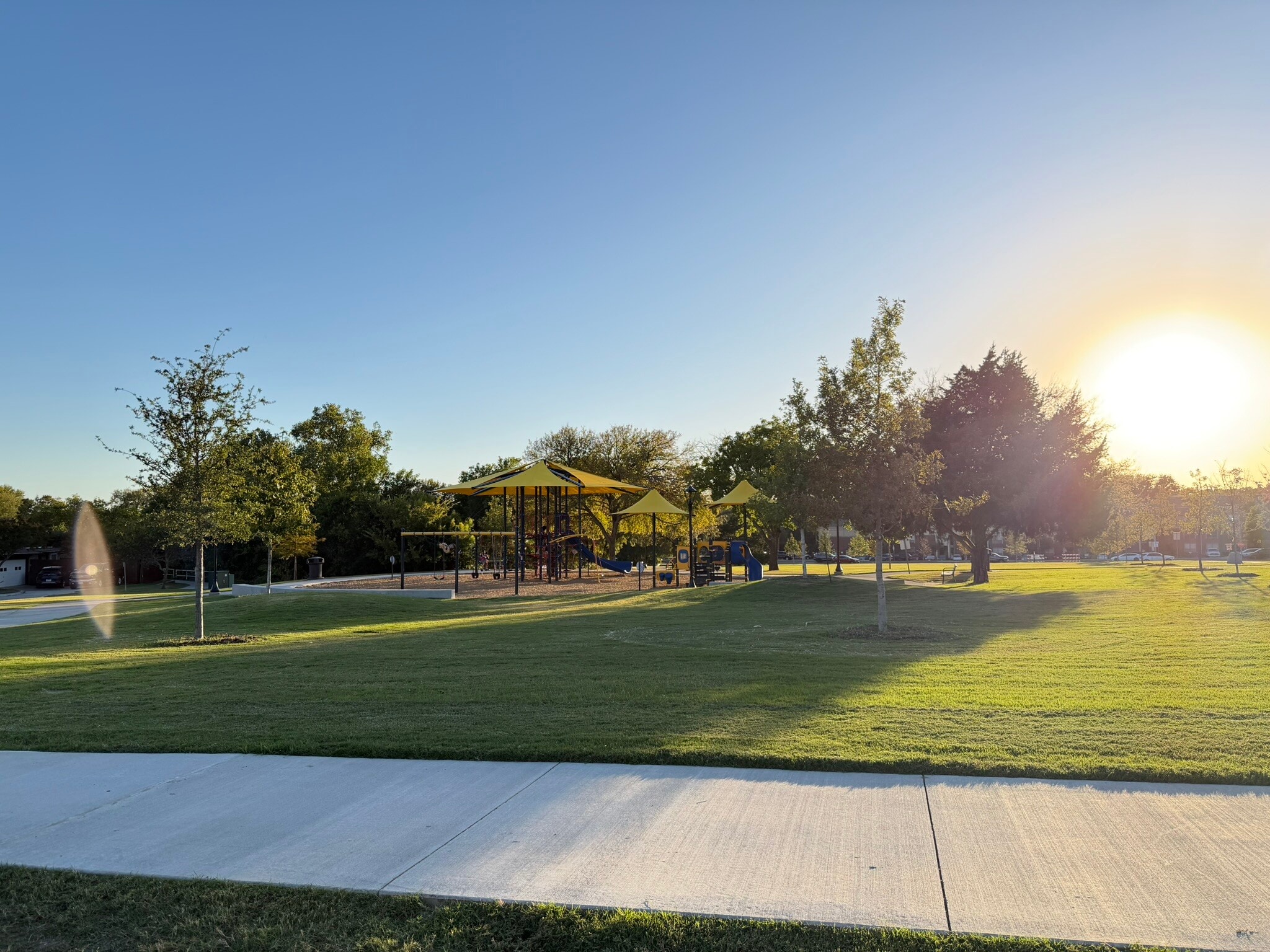 Building Photo - 921 Matilda Dr