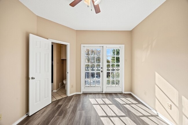 Building Photo - 4800 W Lovers Ln