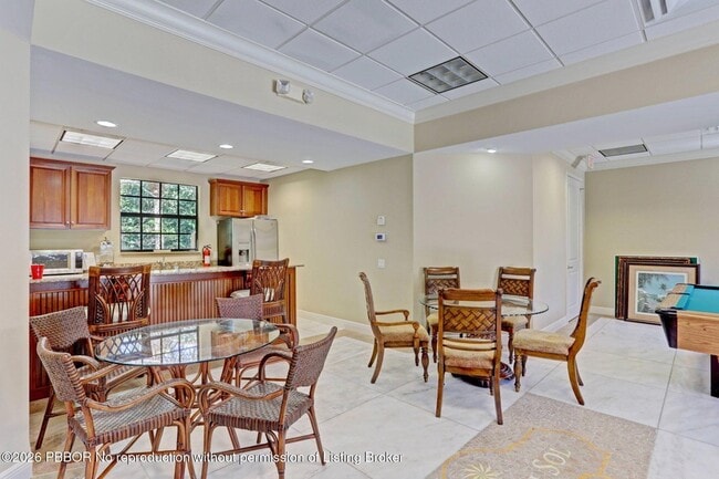 Building Photo - 803 del Sol Cir
