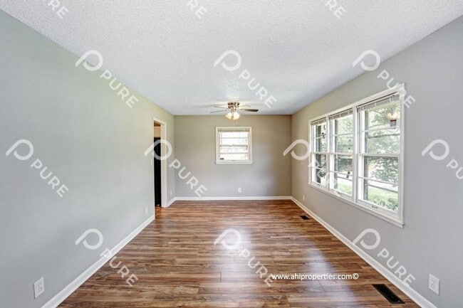 Building Photo - 4729 Bluehaven Dr NW