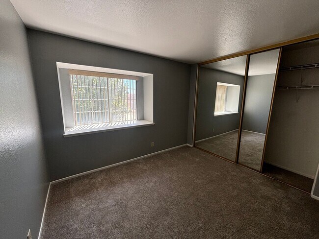 Building Photo - 3-Bedroom Home with Sun Room, Solar, and B...