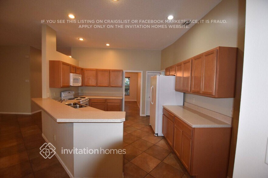 Building Photo - 1456 Deer Lake Cir