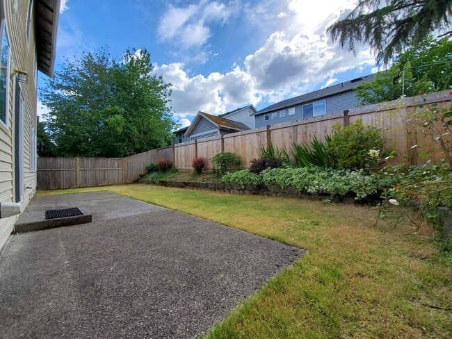 Building Photo - Charming 4-Bedroom Home in Peaceful Neighb...