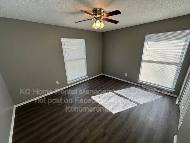 Building Photo - 8725 Countryshire Ln