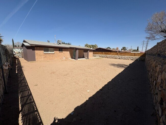 Building Photo - 2900 Schooner Dr