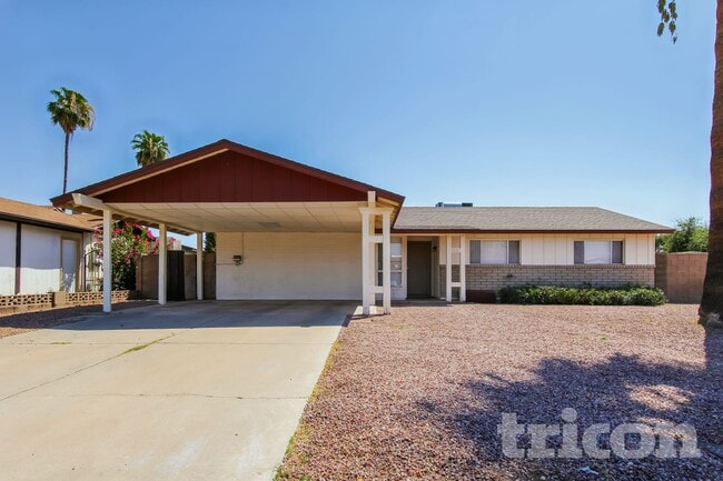 Building Photo - 5651 W Cheryl Dr