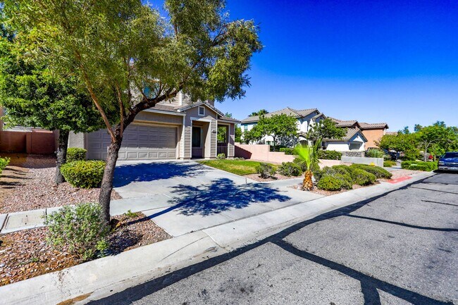 Building Photo - 3 Bed and Loft Summerlin Beauty