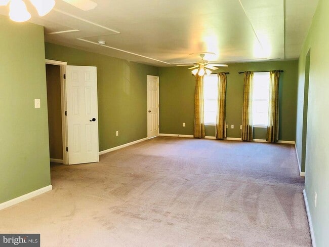 Building Photo - 31 Willowmere Ct