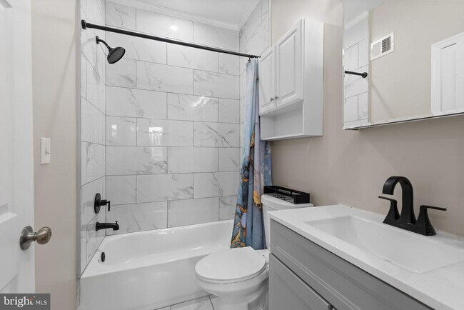 Building Photo - 2235 E Chase St