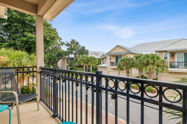 Building Photo - 95217 Summerwoods Cir