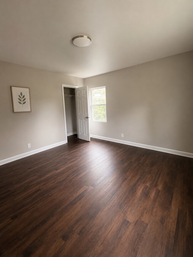 Building Photo - 3840 Napier Ave