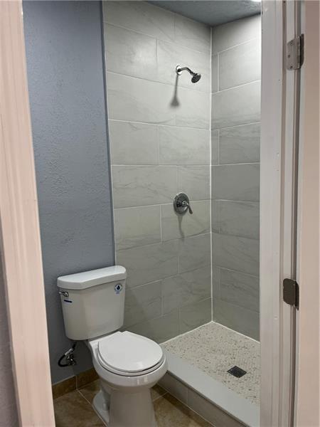 Building Photo - 309 Riverdale Rd