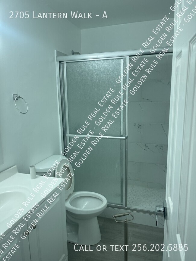 Building Photo - 2705 Lantern Walk SE