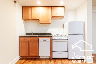 Building Photo - 540 W Wellington Ave