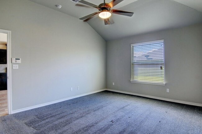 Building Photo - 3021 Cantabria St