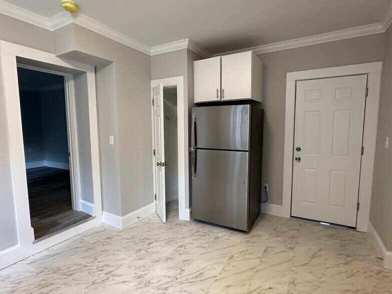 Building Photo - 74 Longwood Ave