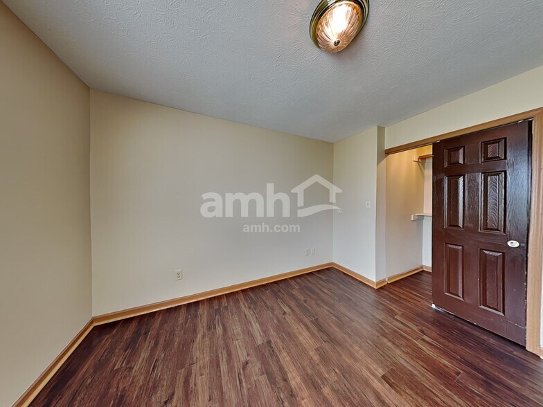 Building Photo - 1399 Palm Ct