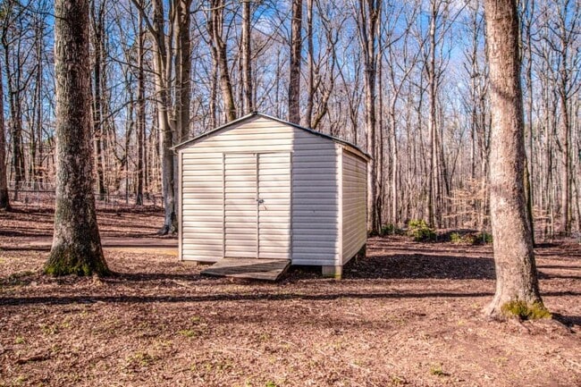 Building Photo - 1159 Camp Creek Rd