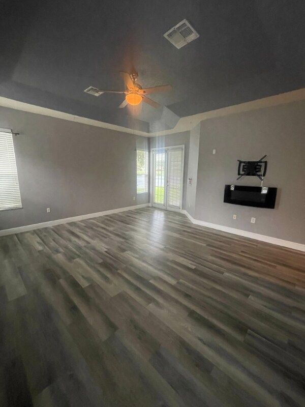Building Photo - 1812 Crown Hill Blvd