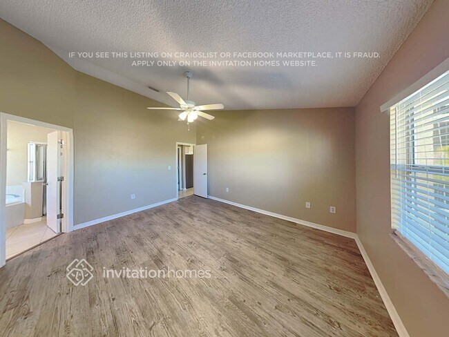 Building Photo - 120 Mango Ct