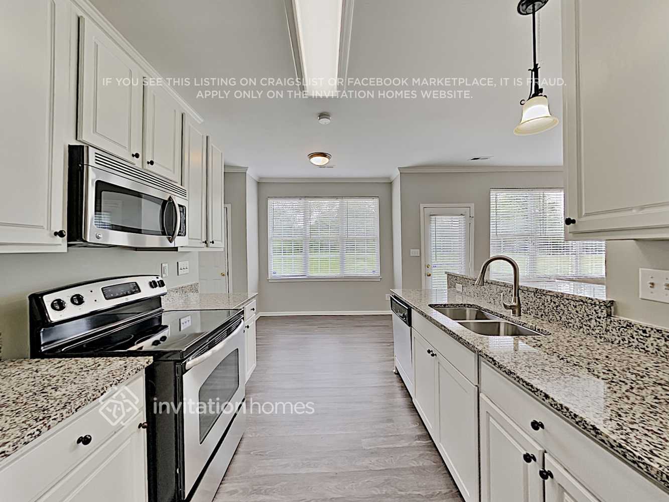 Building Photo - 8006 Glamorgan Ln